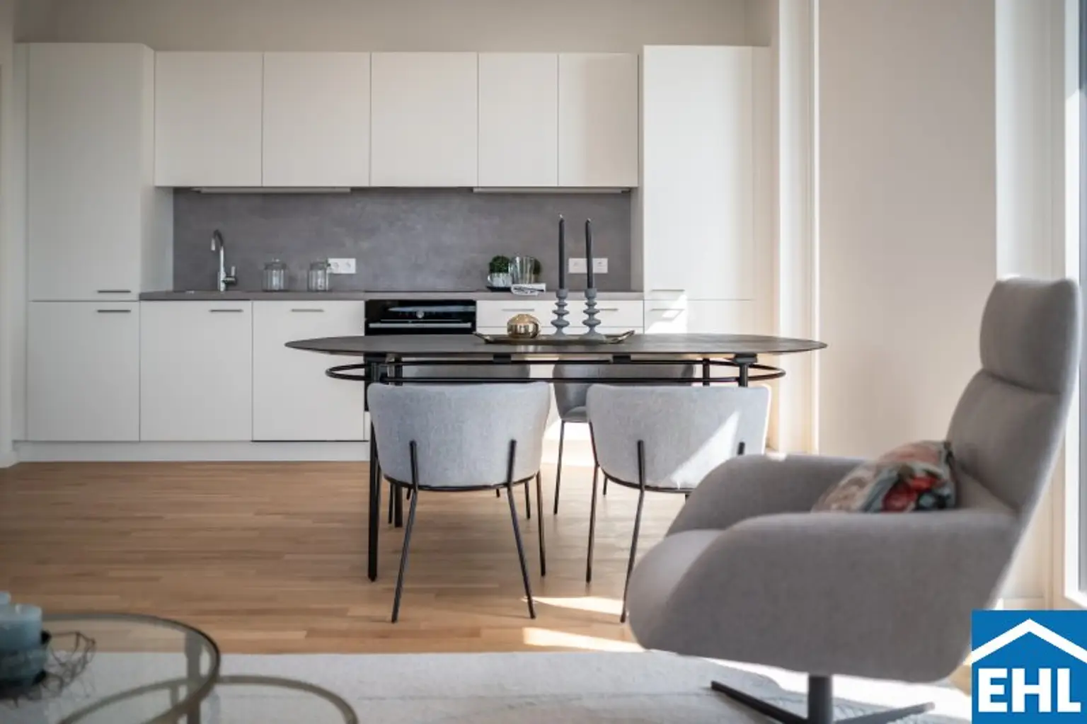 Erstbezug – 3-Zi.-Wohnung mit Rooftop Pool & Sauna