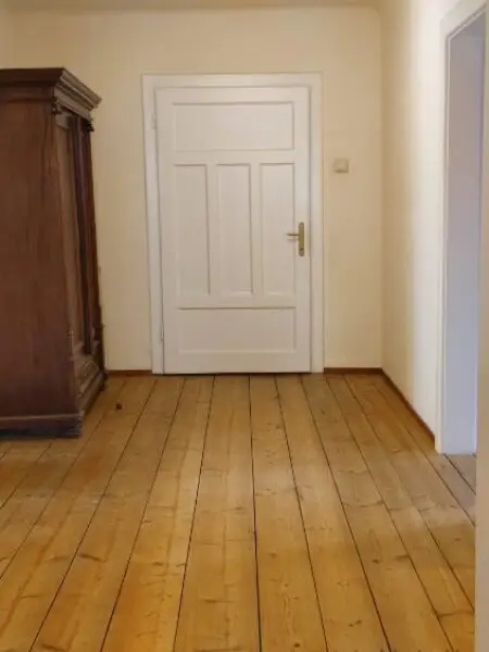 Modernes Wohnhaus  mit angrenzender Café-Bar und 2200m2 Grundstück