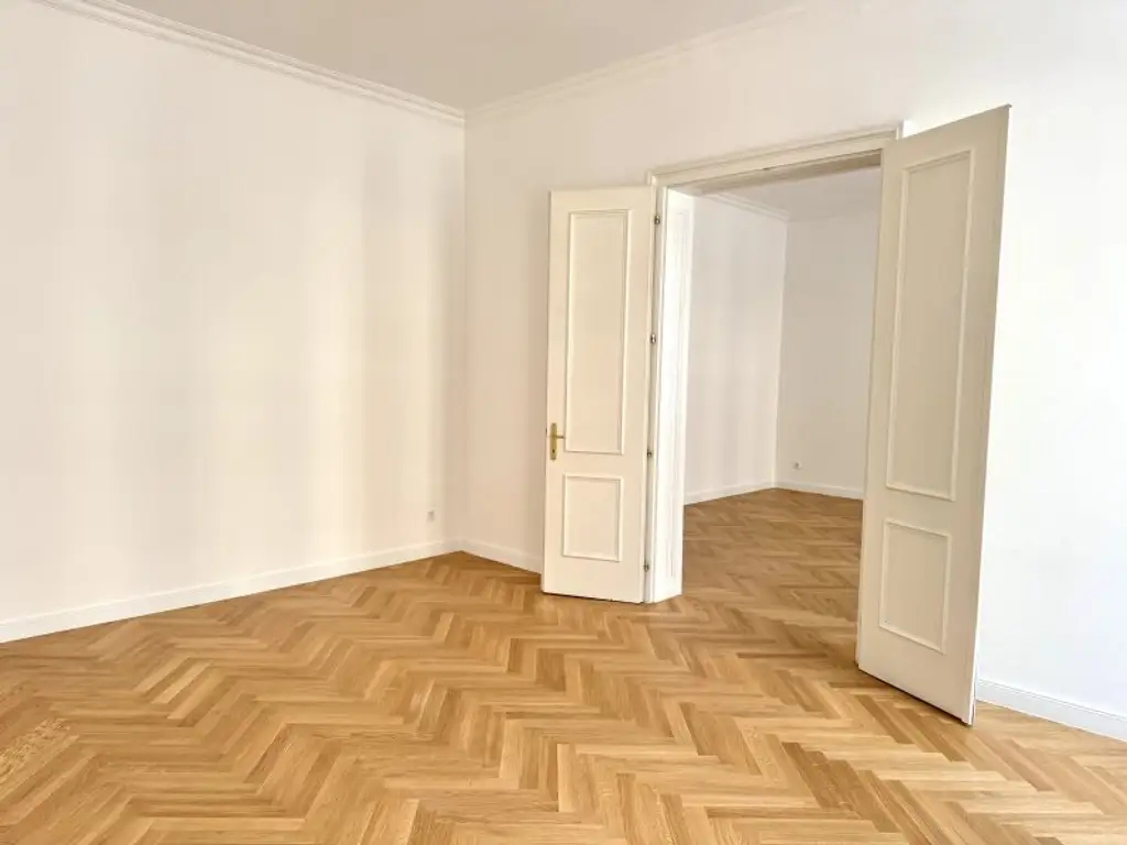 Erstbezug nach Sanierung – stilvolle 3-Zimmer-Altbauwohnung im 5. Bezirk