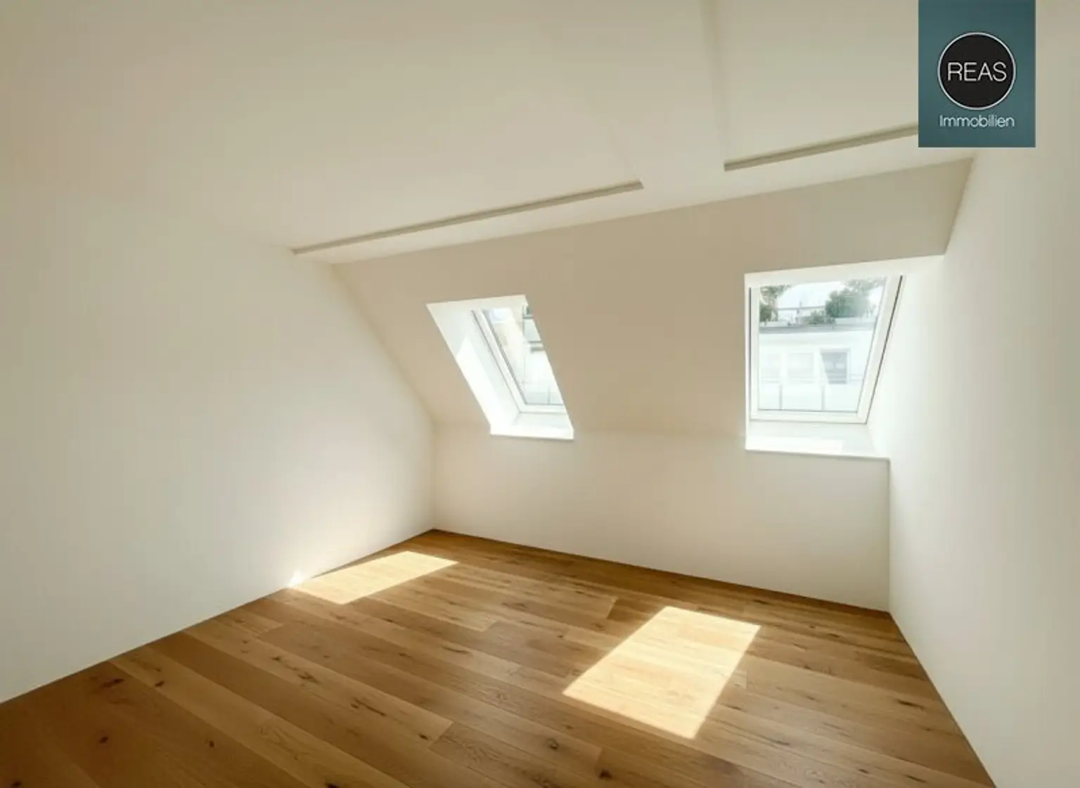 Erstbezug: Atemberaubendes Dachgeschoss - Maisonette - Apartment (klimatisiert) mit 3 Terrassen und hochwertiger Ausstattung im Trendbezirk Ottakring!