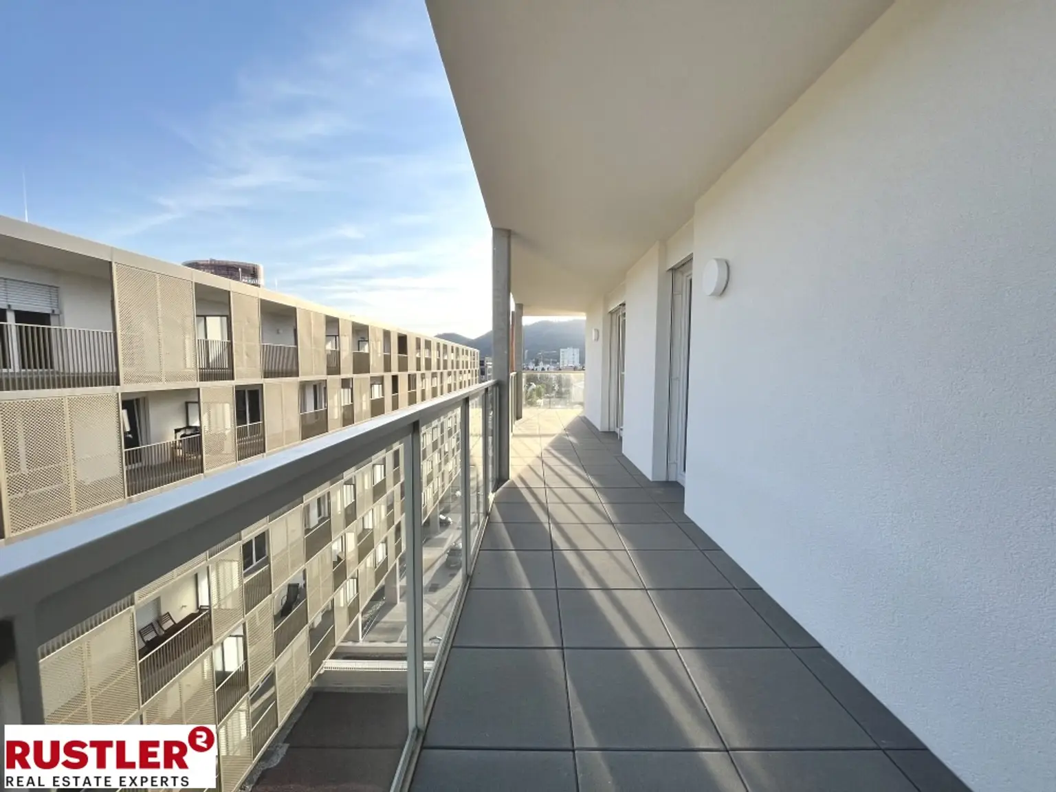 Abendsonne I Neubauwohnung I XL-Balkon