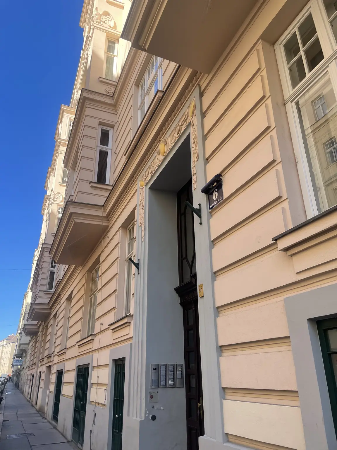 Charmante 4-Zimmer-Altbauwohnung in ruhiger Straße nahe Belvedere