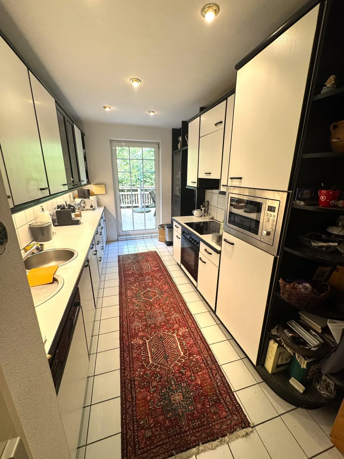 Großzügiges Einfamilienhaus mit Pool, Wintergarten und Doppelgarage mitten im Grünen!