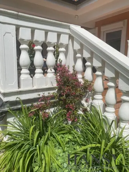 Neuwertiges Traum-Einfamilienhaus in Pfaffstätten: Stil, Pool und Gartenparadies!