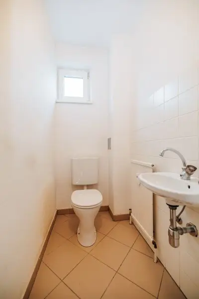 SANIERUNGSOBJEKT MIT POTENZIAL I PROVISIONSFREI I DIREKT AN DER MUR I SÜD-LOGGIA I LIFT I RUHIGE LAGE I PROJEKT WOHNEN