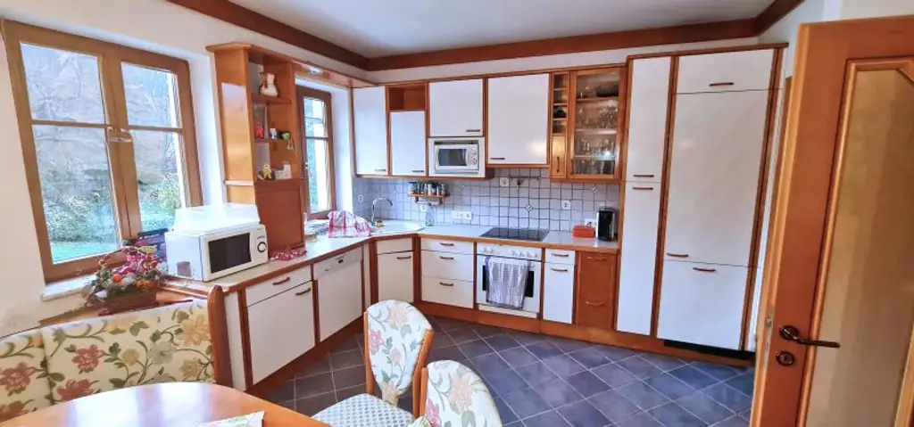 Sehr gepflegtes Wohnhaus mit Pool im Bezirk St. Veit