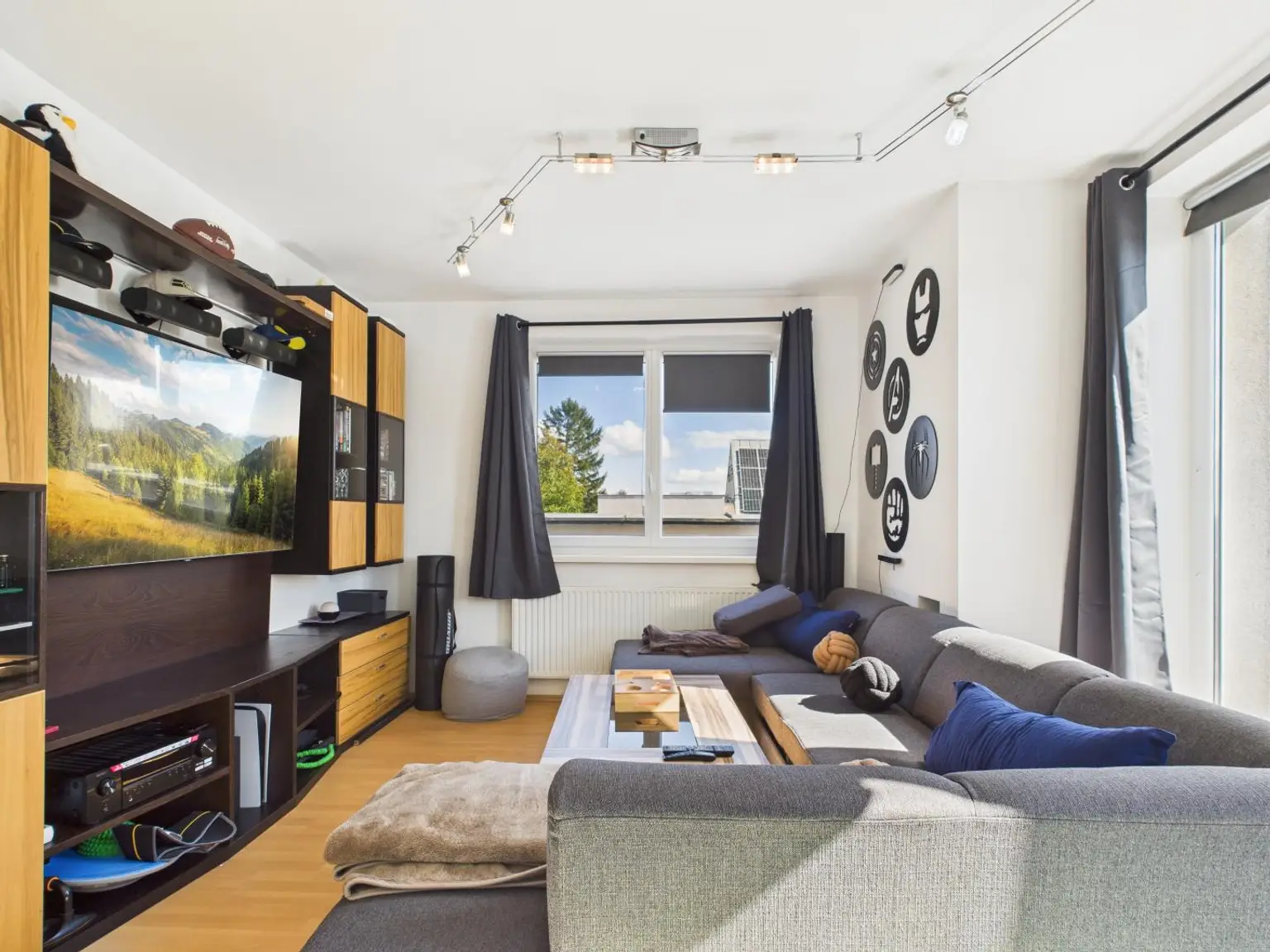 Moderne Eigentumswohnung mit 28 m² Dachterrasse in bester Lage