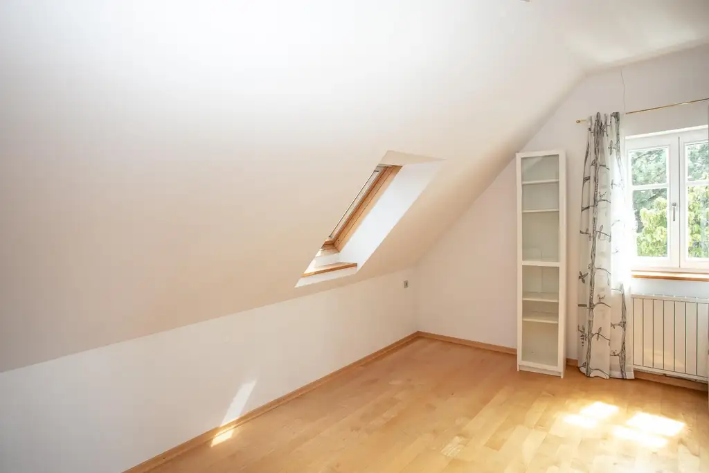 Mehrfamilienhaus - Zwei Wohneinheiten - Gewerbe möglich - großzügige Nutzflächen