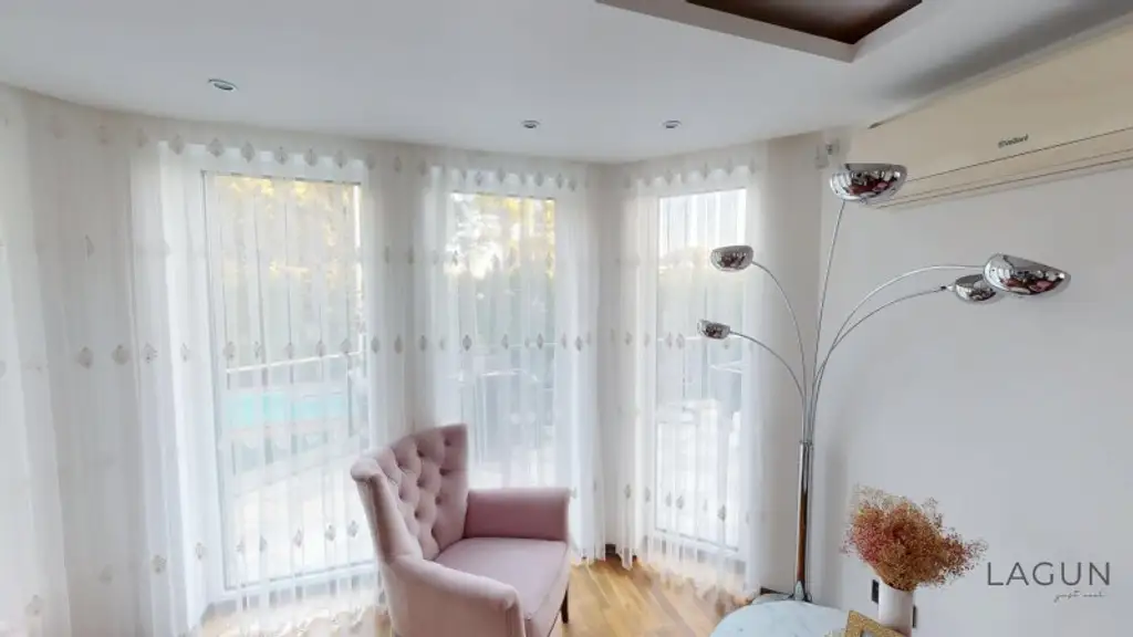 Hochwertiges Luxus-Einfamilienhaus in Maria-Lanzendorf