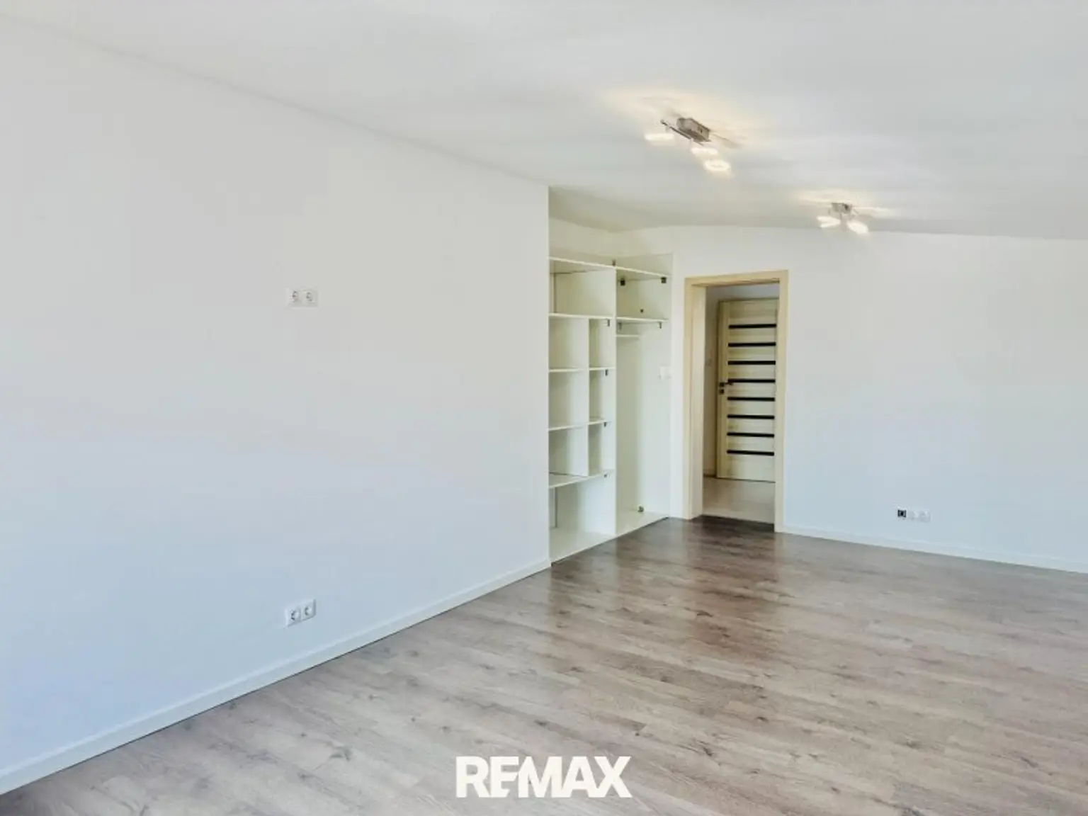 Zimmer 2 hell.