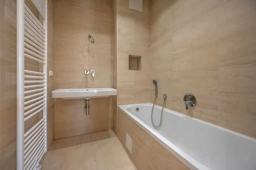 ++NEU++ Fantastische 3-Zimmer Altbauwohnung – Generalsaniert & Stilvoll