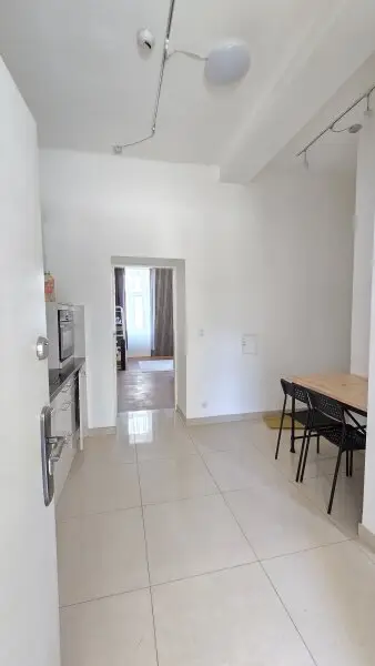 Schöne 1.Zi., Wohnung neu renoviert