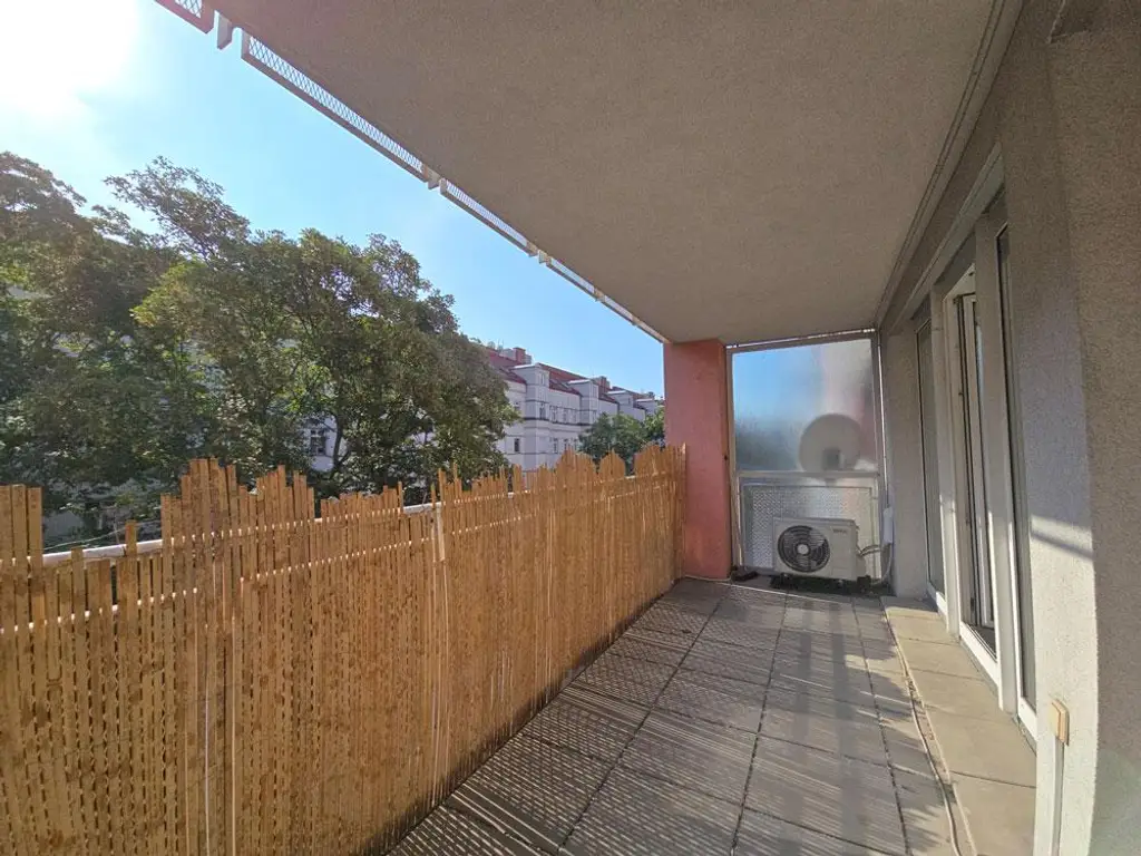 RESERVIERT! 1200 Wien/Leystraße: Zw. Donau und Donaukanal: Entzückende Garconniere mit Loggia