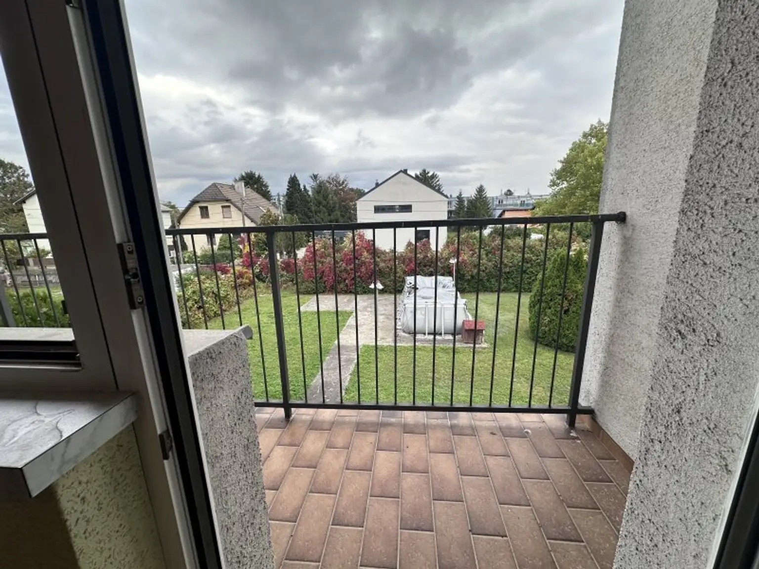 Grundstück mit Zweifamilienhaus in Ruhelage - Variable Gestaltungsmöglichkeiten vorhanden