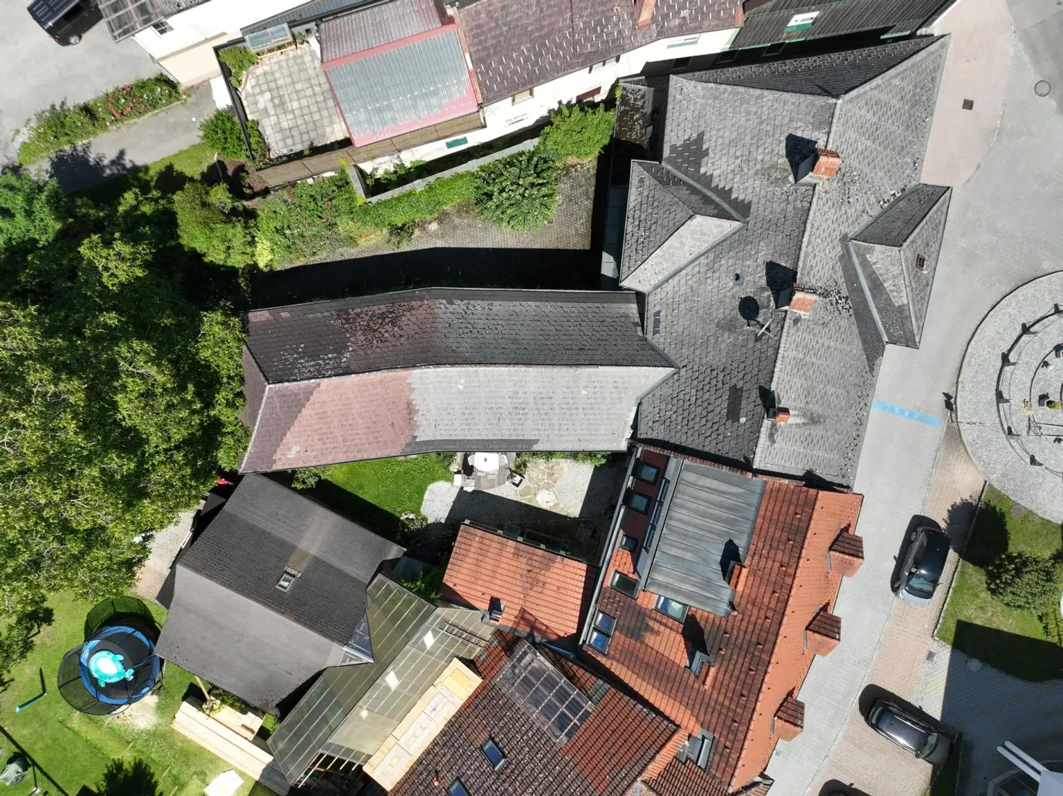 Ansicht von oben Wohnhaus mit Wirtscahftstrakt