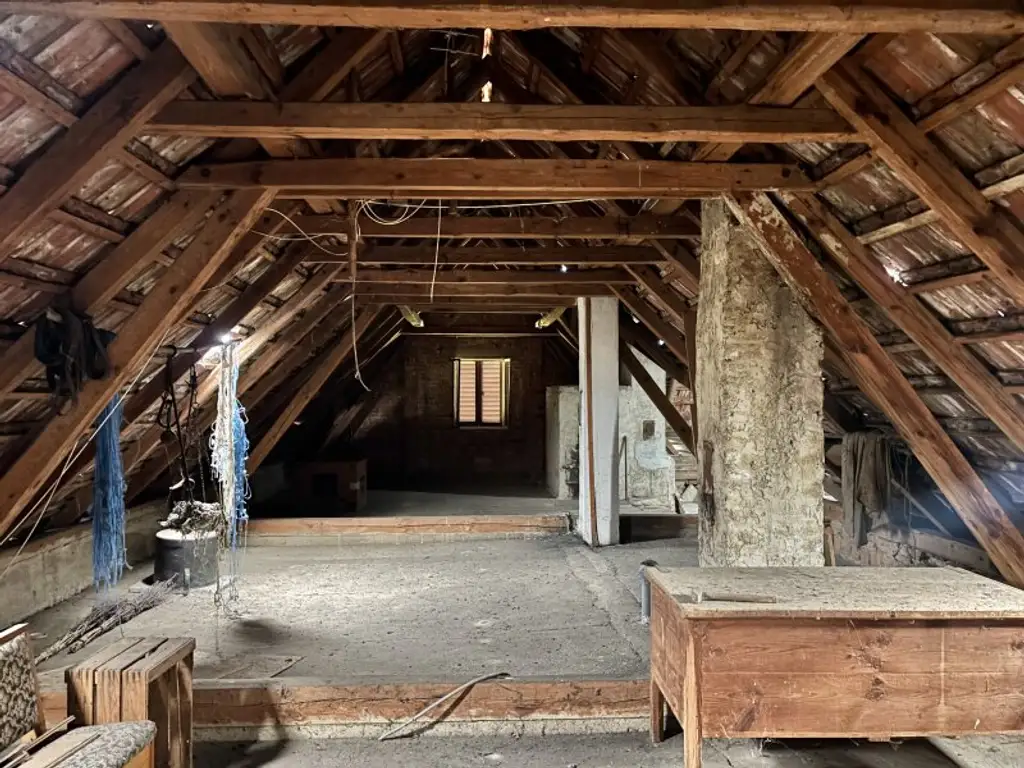 ** CHARMANTES ORIGINAL **  Olbendorf - gepflegter Vierkanthof in Ortslage mit ca. 1470 m2 Eigengrund !!