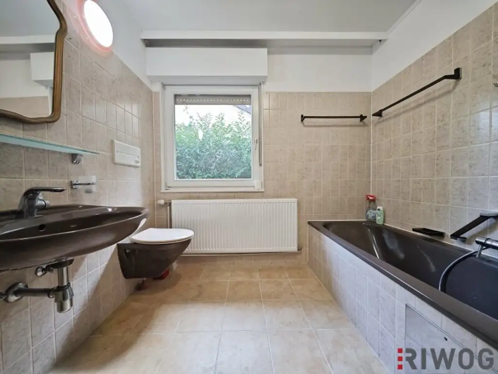 Sonniger Bungalow mit südseitigem Garten inkl. Fernsicht & Pool | neue Einbauküche | Klima | voll unterkellert