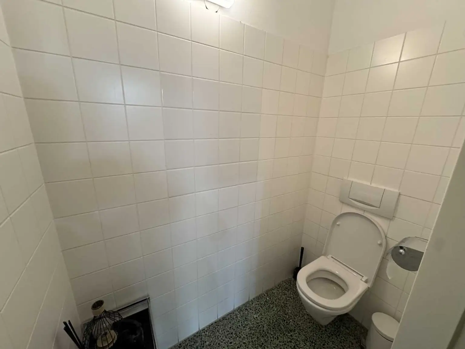 Top Geschäftslokal in UNO-City-Nähe