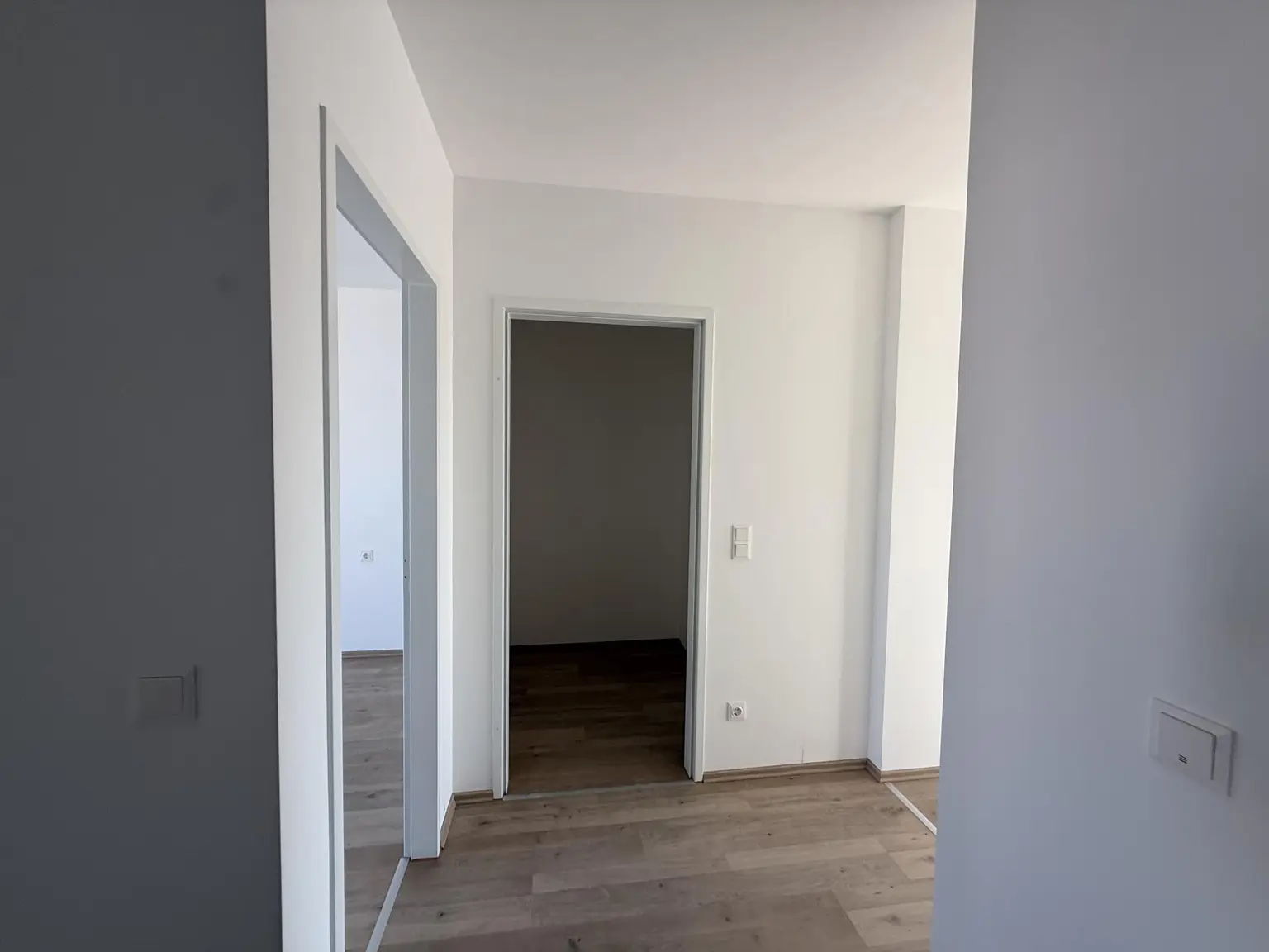 Haus_1_Top_13_Vorzimmer_und_Abstellraum