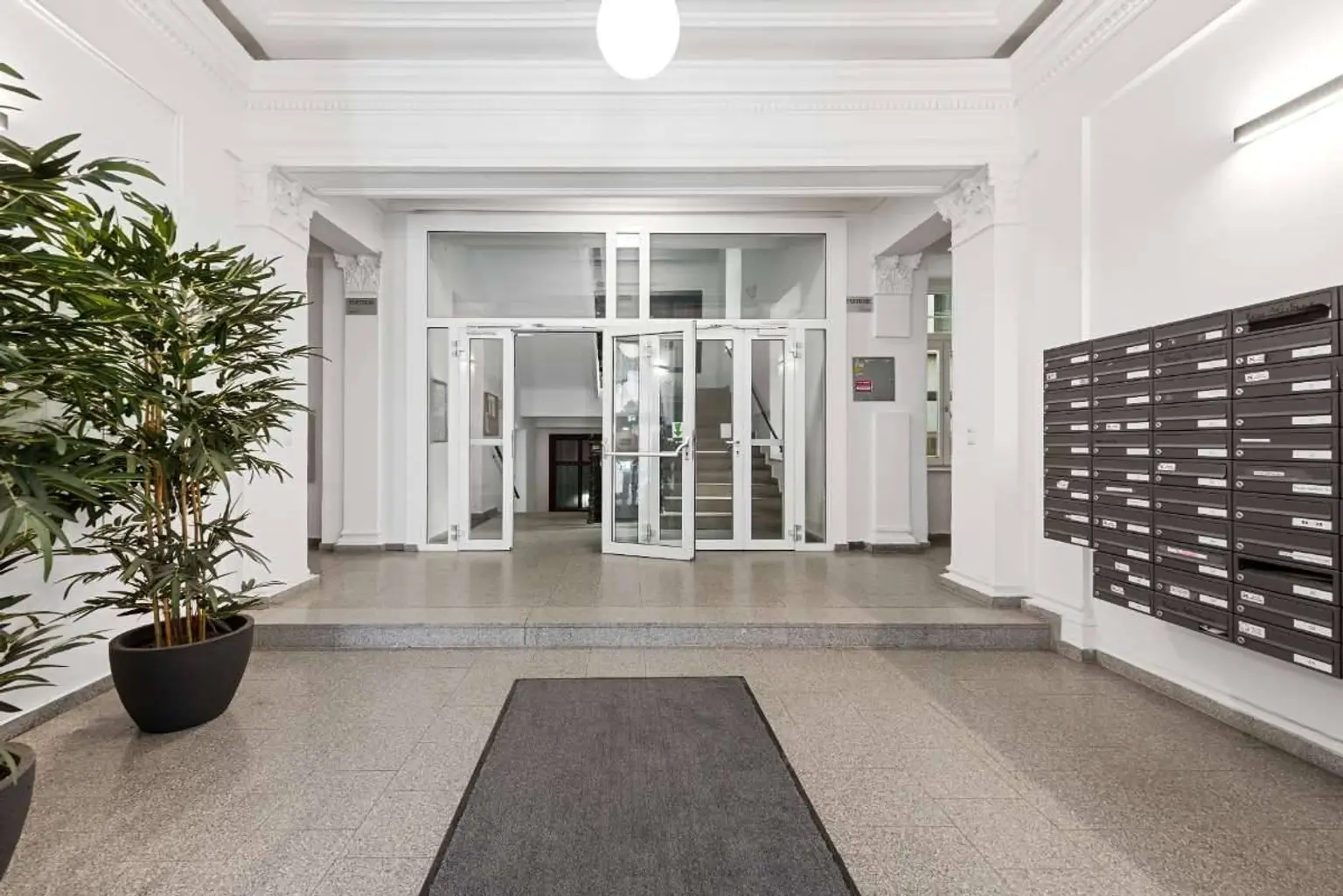 Sonniges Altbauarpartment ca.60 m² in Toplage 1090 Wien !