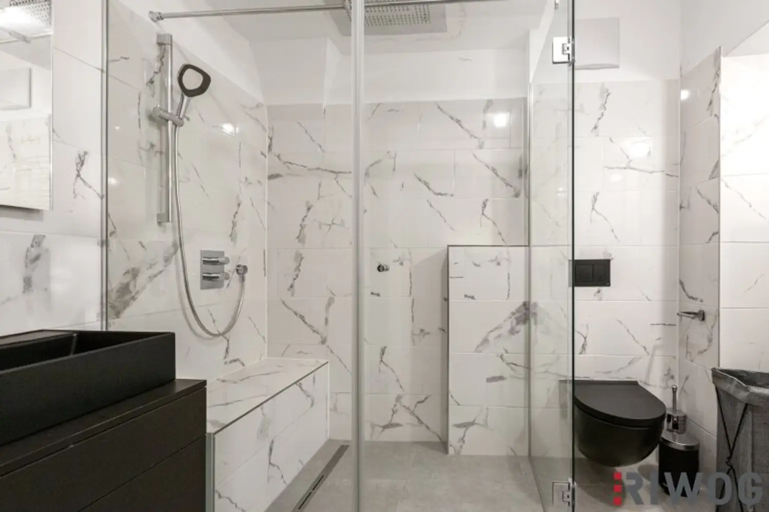 Stilvoller 37 m²-Altbau in 1190 – Gewölbedecken, Designbad & Einbauküche – Wohnen beim Weingarten