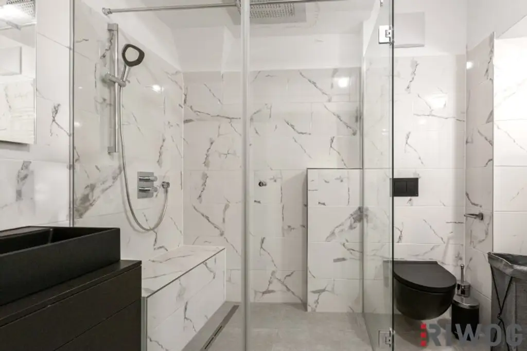 Stilvoller 37 m²-Altbau in 1190 – Gewölbedecken, Designbad & Einbauküche – Wohnen beim Weingarten