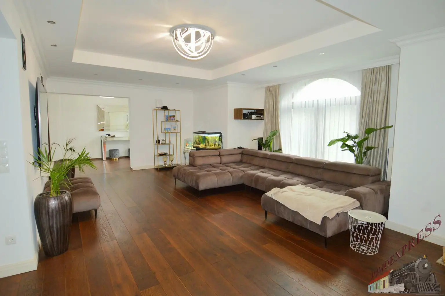 Hochwertiges Ein-/ Zweifamilienhaus mit separater Wohnung - Doppelgarage mit Fußbodenheizung