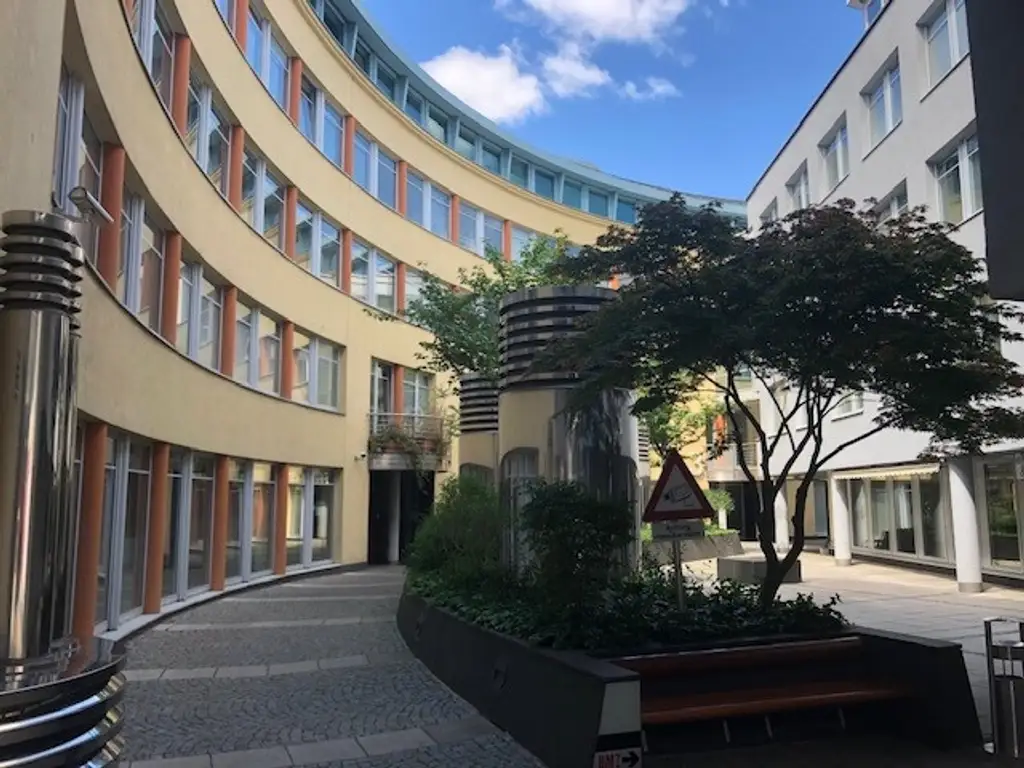 Repräsentatives Büro in zentraler Lage  mit Terrasse zu mieten