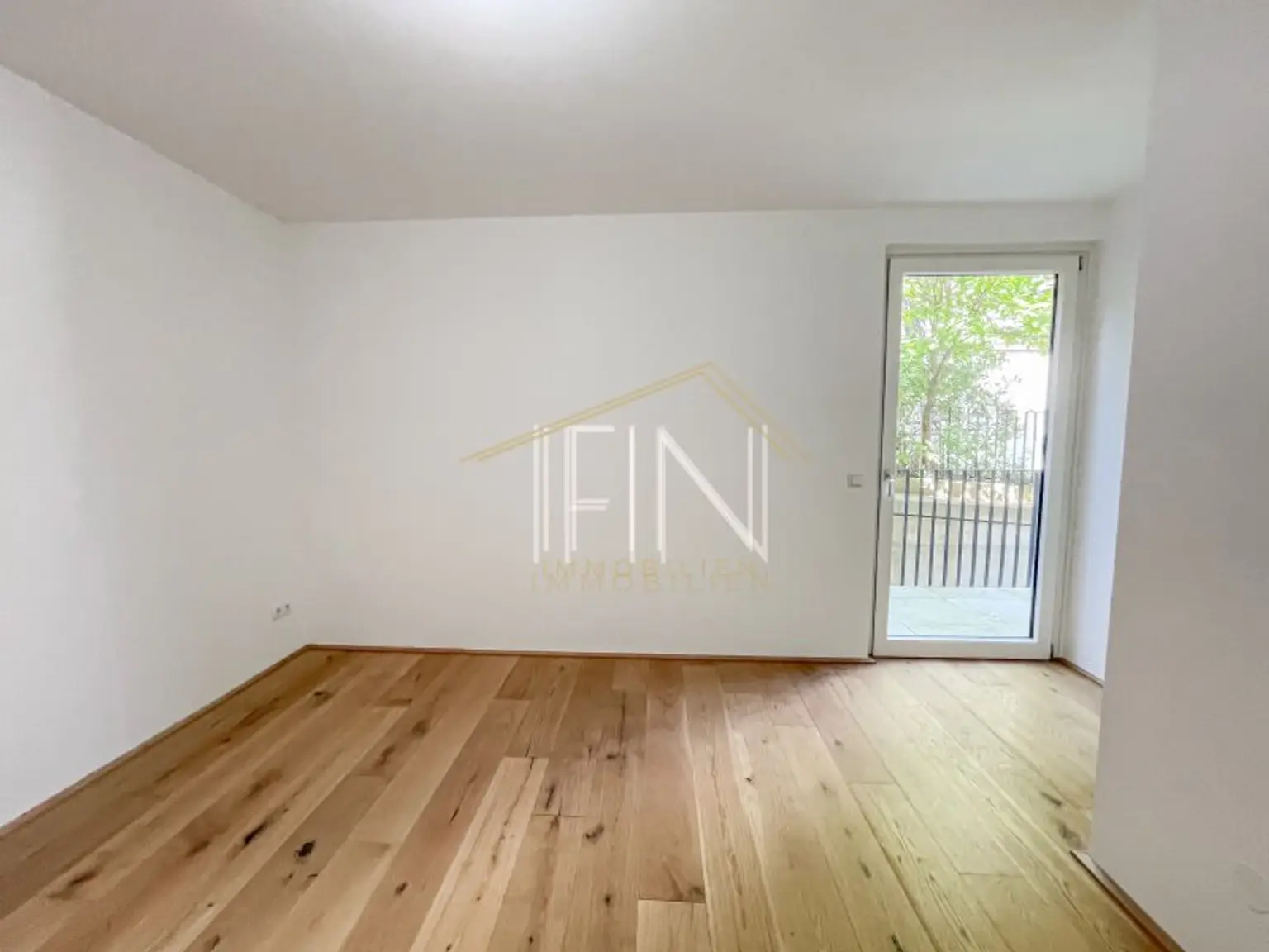 OG Schlafzimmer 1 mit Balkon