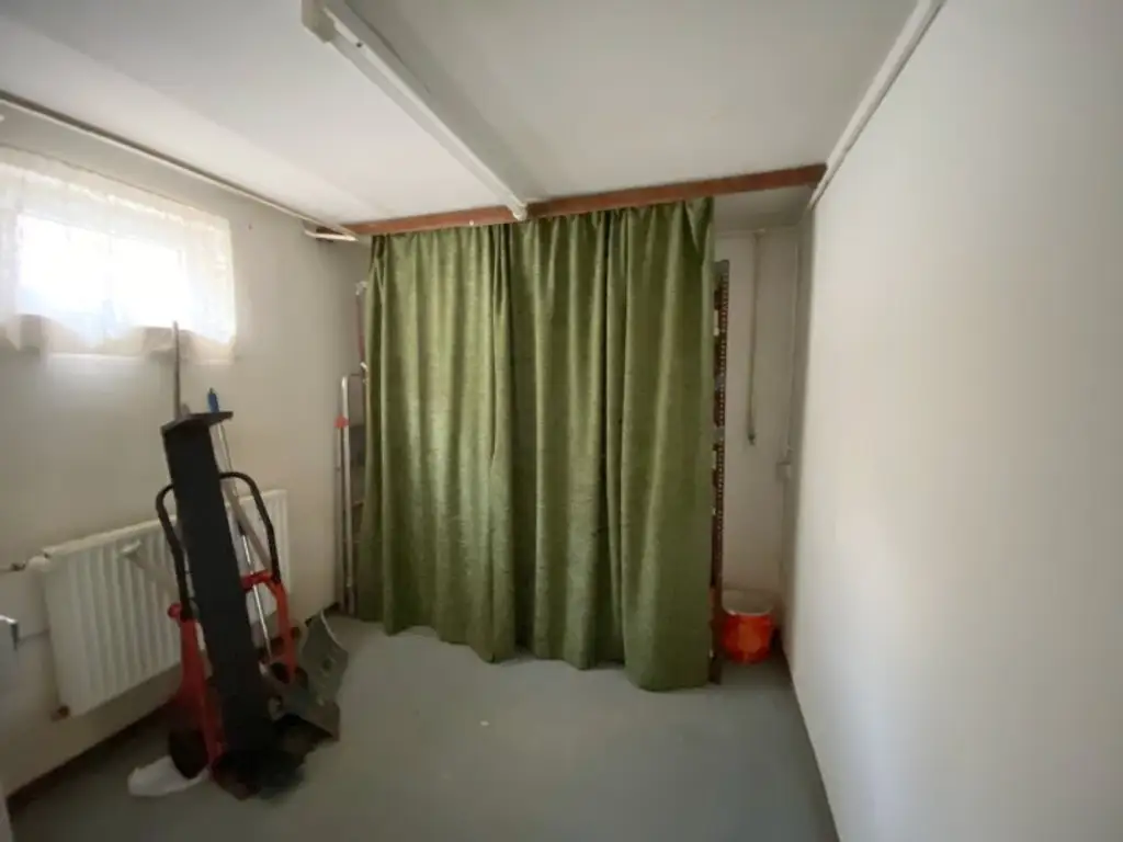 HAUS zu SANIEREN mit GARTEN im Wienerwald