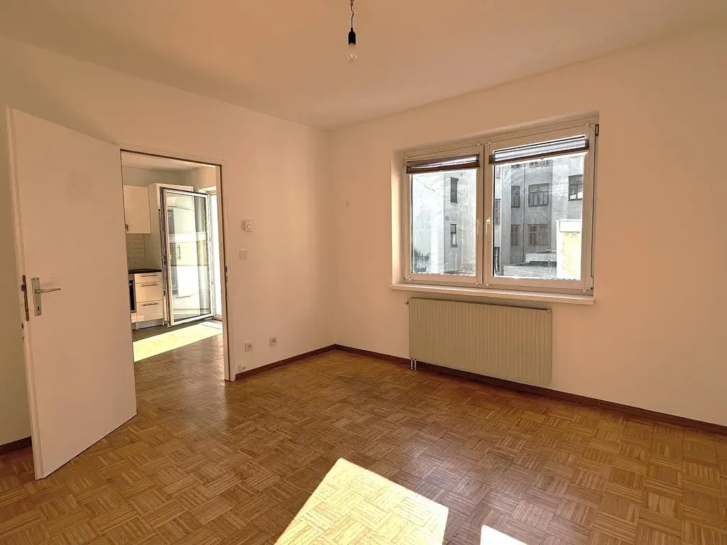 Eigennutzung oder Vermietung: 2- Zimmerwohnung mit Süd-Loggia nahe U1 Reumannplatz