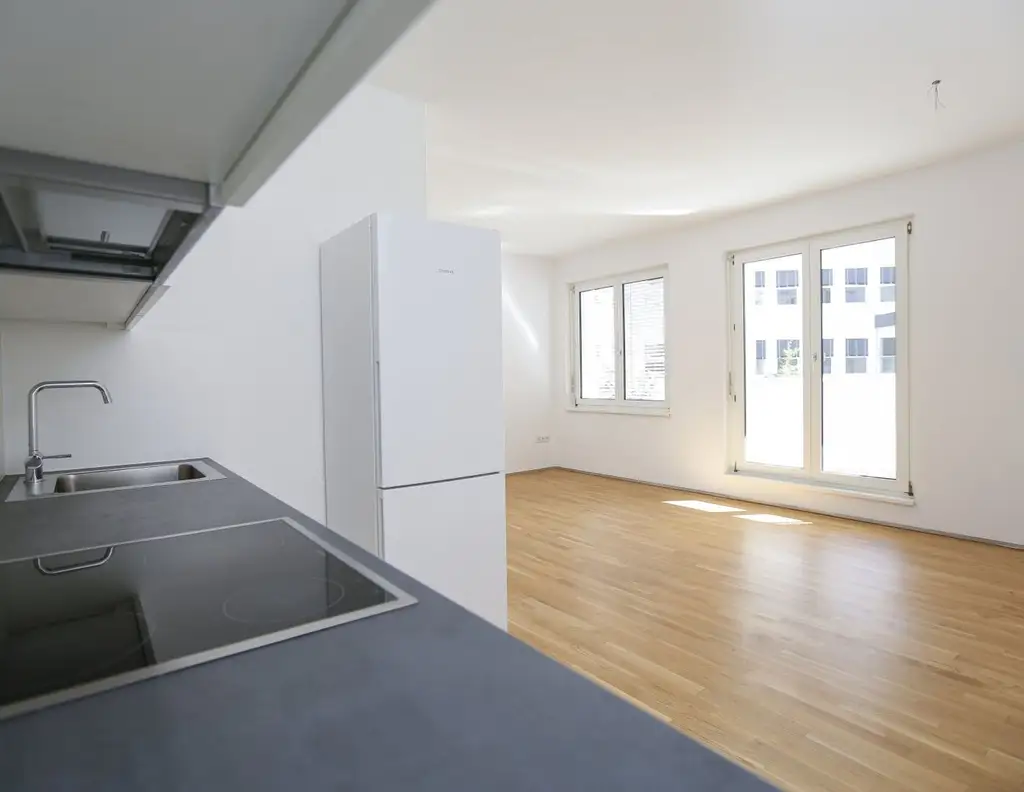 Wunderschön: 2 Zimmer, Terrasse, Paketanlage und Service-App