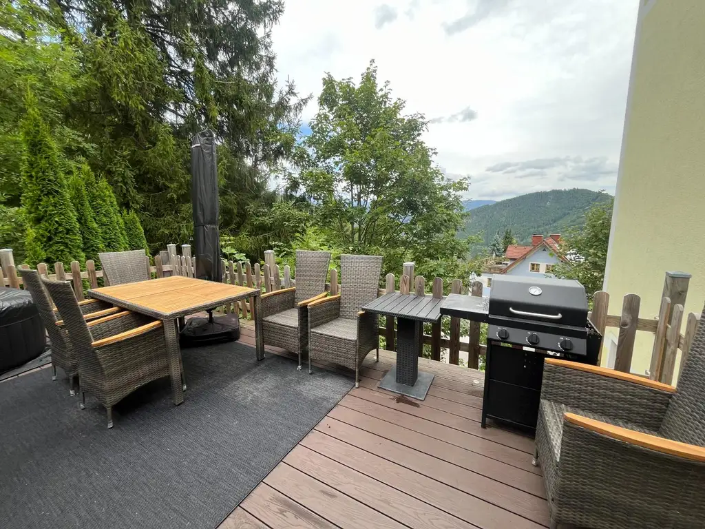 Gemütliche Wohnung mit großzügiger Terrasse und tollem Fernblick!