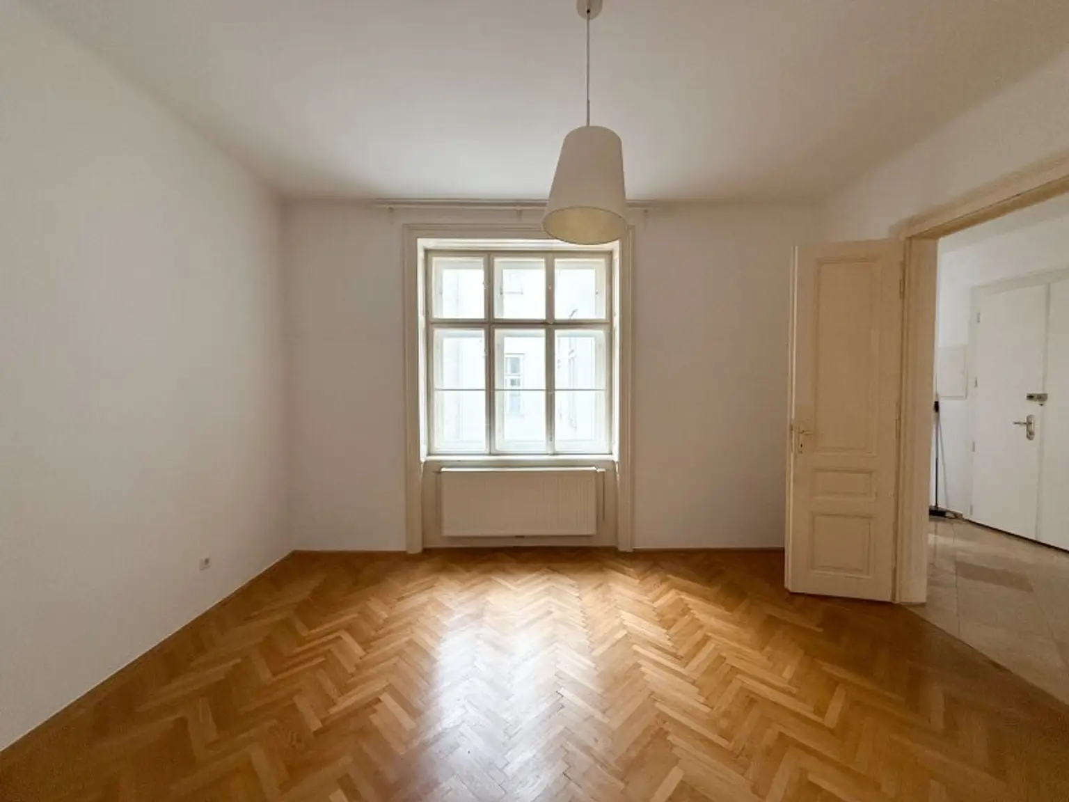 3-Zimmer-Altbauwohnung mit Flügeltüren in 1040 Wien – kein Aufzug