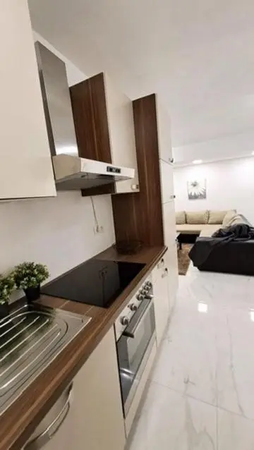 1C618FF3-D91E-4F7B-BAD9-6ACC99E9FFFA_4_5005_c