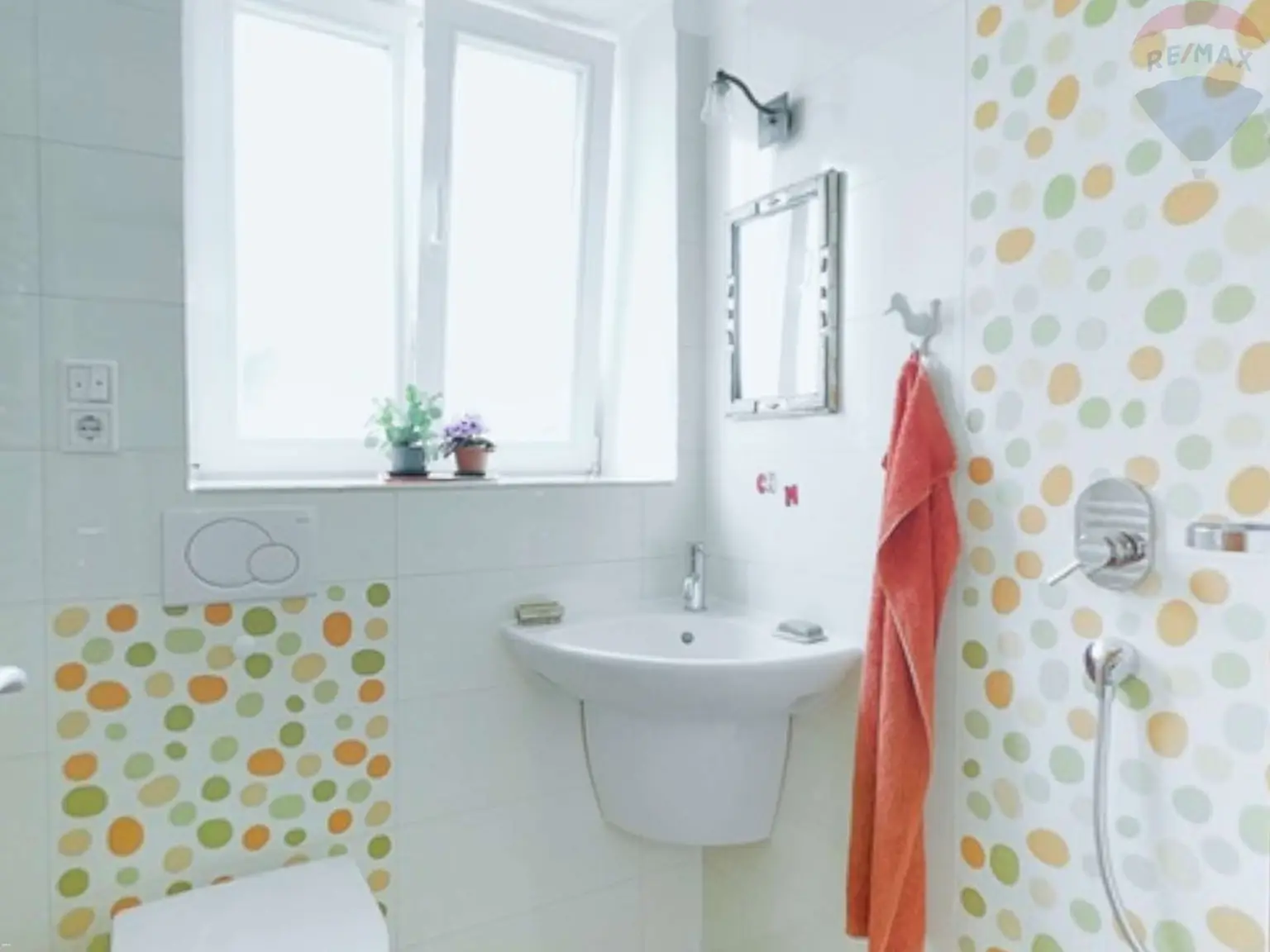 Gäste-WC mit Dusche EG