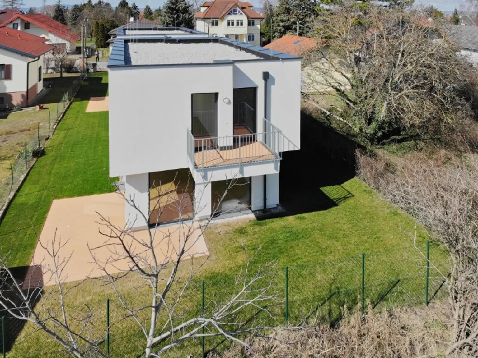 EINFAMILIENHAUS IN RUHELAGE | Ziegelhaus | großzügig, hell & hochwertig ausgestattet | mit Garten & Stellplatz