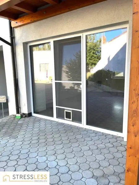 Top renovierte 2 Zimmer Mietwohnung - SOFORT beziehbar!   Miete bereits inkl. 2 PKW-Stellplätzen!