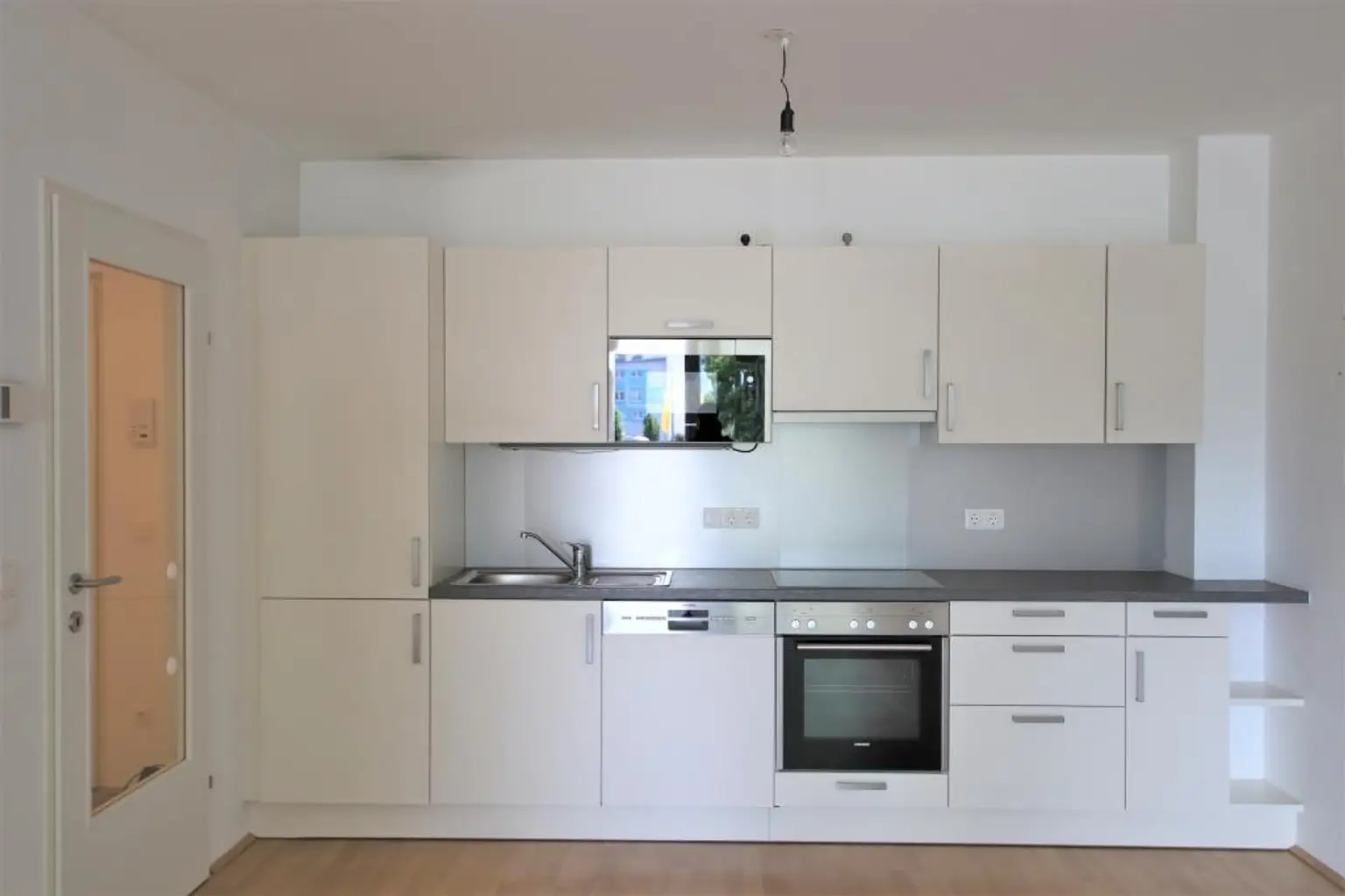 Modern, hell, großer Balkon und Alte Donau ums Eck! -2 Zimmer mit guter Anbindung