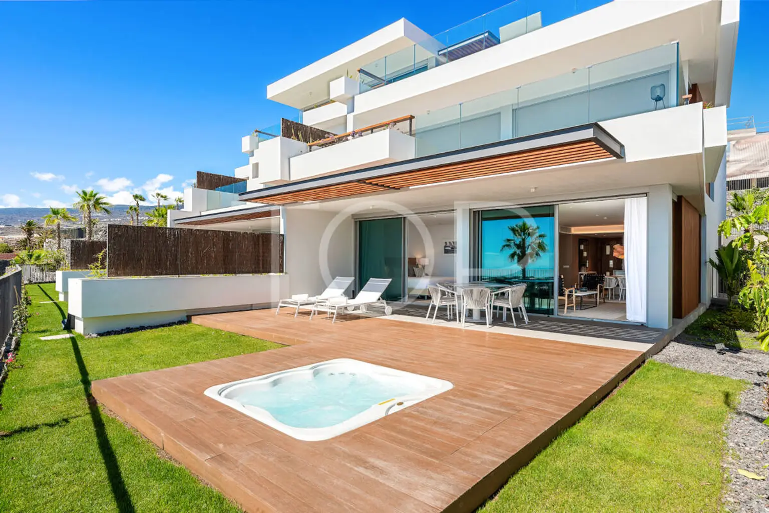 Luxusapartment mit großzügiger Terrasse und Garten im exklusiven Abama Golf Resort