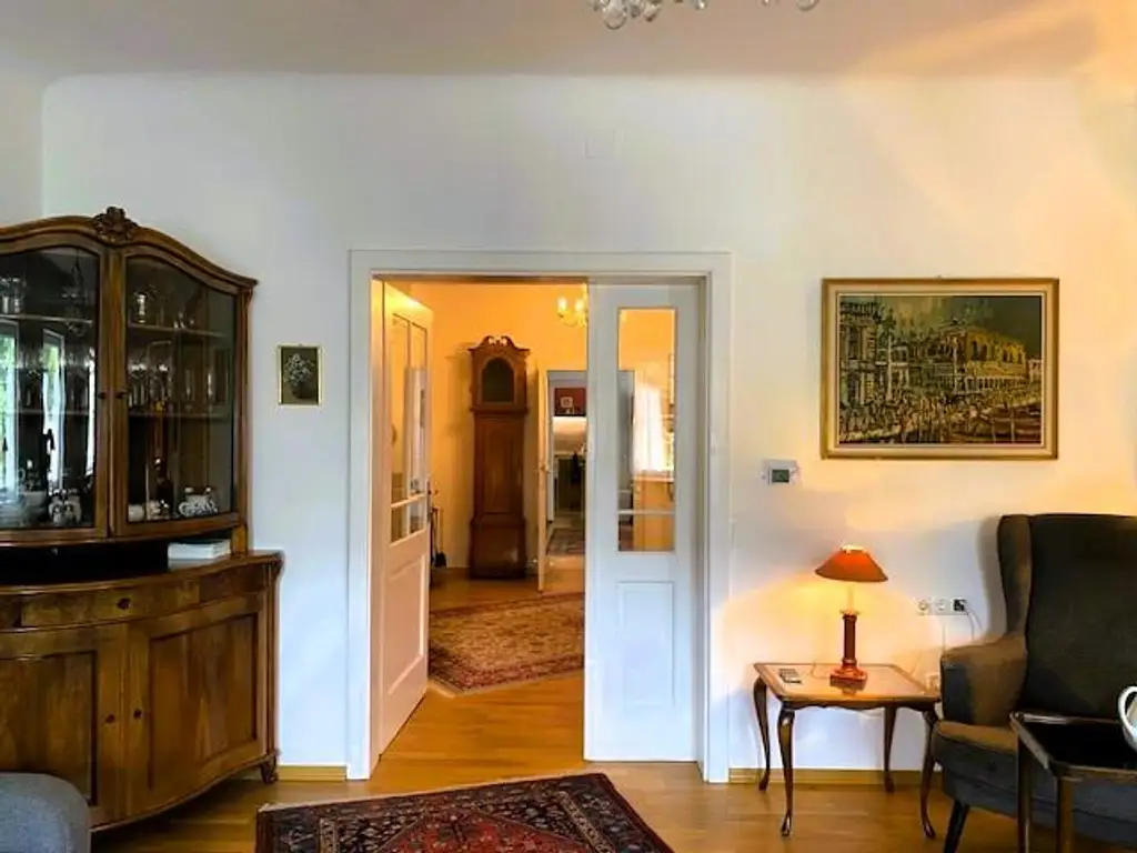 Ländliche Eleganz neu interpretiert – Streckhof mit zwei Wohneinheiten, Arkadenflair & Pooloase!