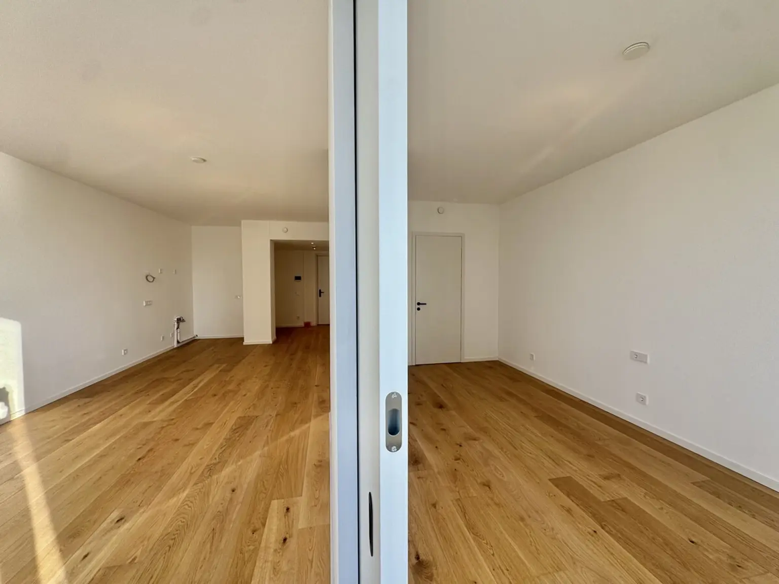 DANUBEFLATS. New - 2 Zimmer Wohnung - 40. Stock inkl. Sonnenuntergang