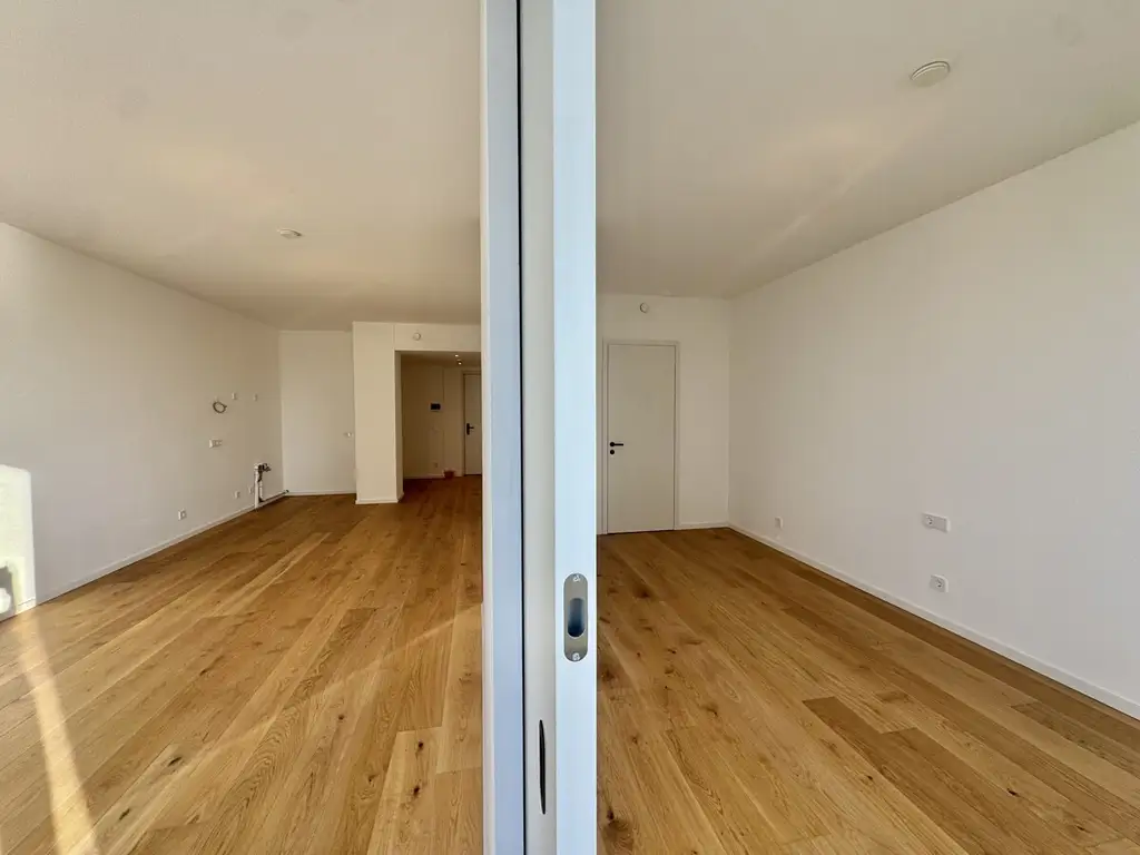 DANUBEFLATS. New - 2 Zimmer Wohnung - 40. Stock inkl. Sonnenuntergang
