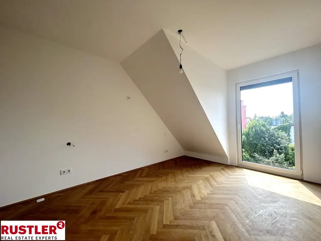 Exklusive Dachgeschosswohnung in Grünruhelage - zu verkaufen