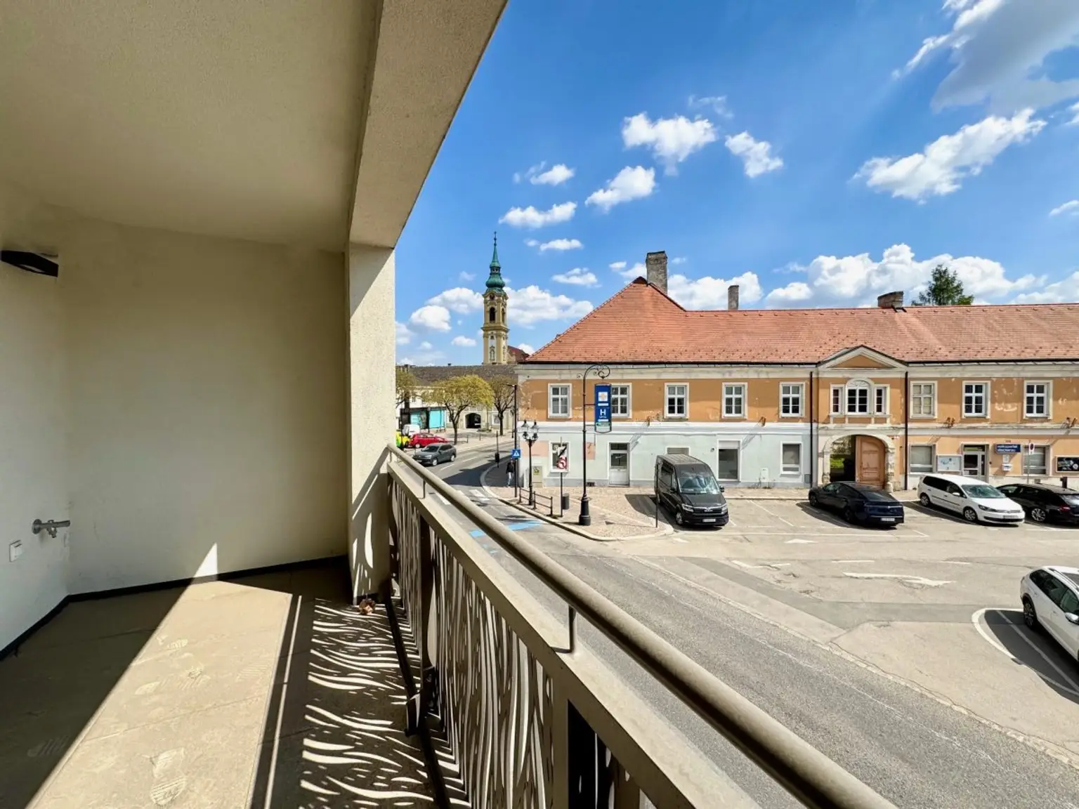 F | ++ NEU ++ Helle 2-ZIMMER mit SONNIGER LOGGIA | Prima Service Immobilien