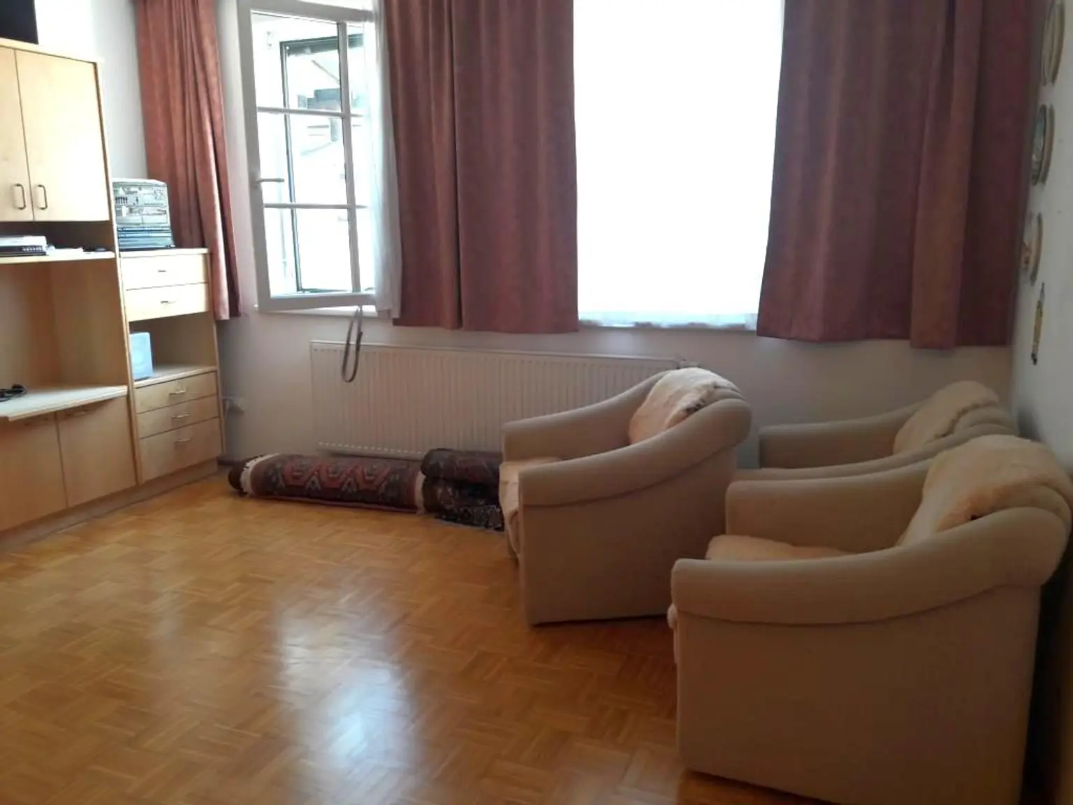 Top gepflegte, möblierte Garconniere mit Gebirgsblick in zentraler Lage, auch für Anleger!