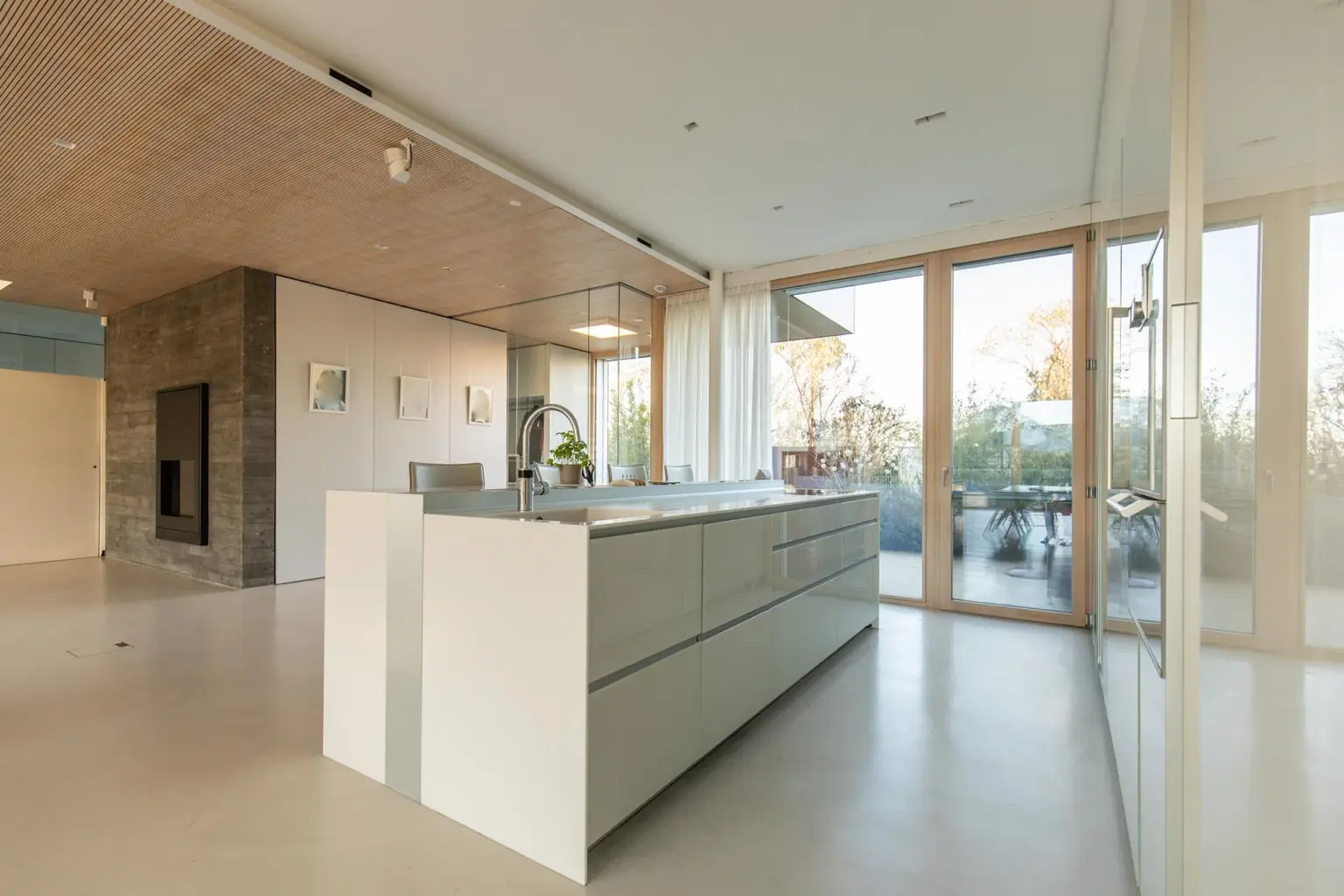 Exklusive Villa mit direktem Seezugang in Neusiedl am See