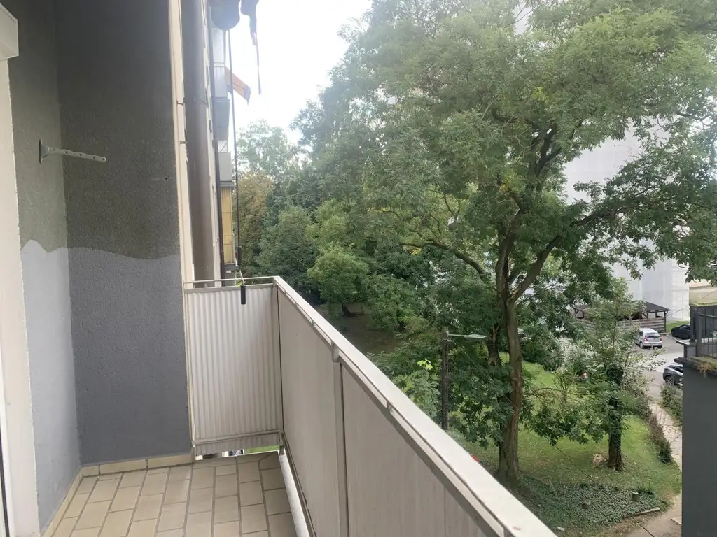 2-Zimmerwohnung mit Balkon und Parkplatz