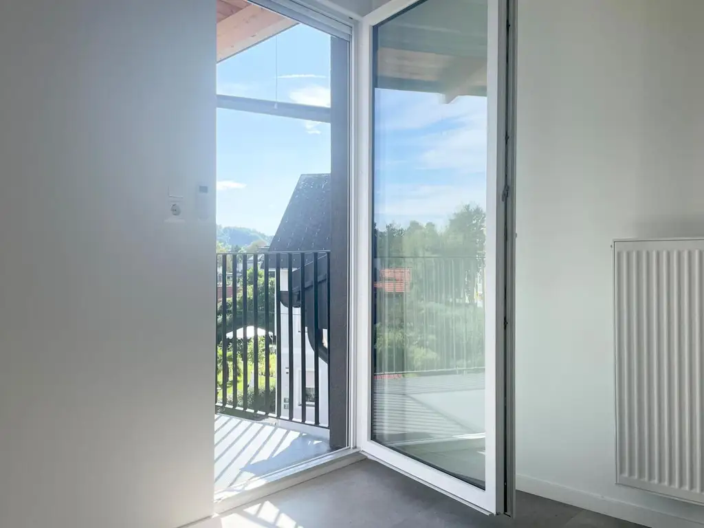 Modern sanierte Dachgeschosswohnung mit hochwertiger Klimaanlage