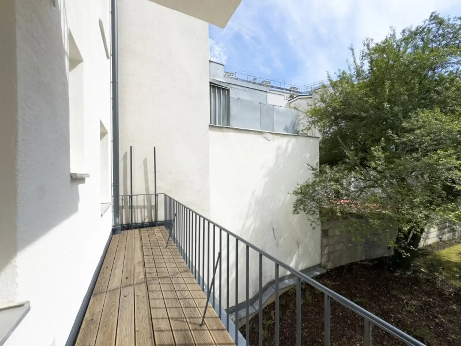 Türkenschanzpark: Stilvoller Altbau mit Außenfläche | Top-saniert & ruhig gelegen – Schöffelgasse